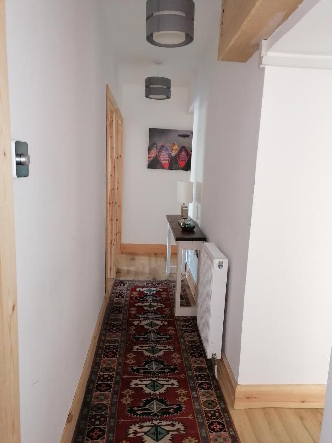 The Apartment In อาเบอร์ลัวร์ ภายนอก รูปภาพ